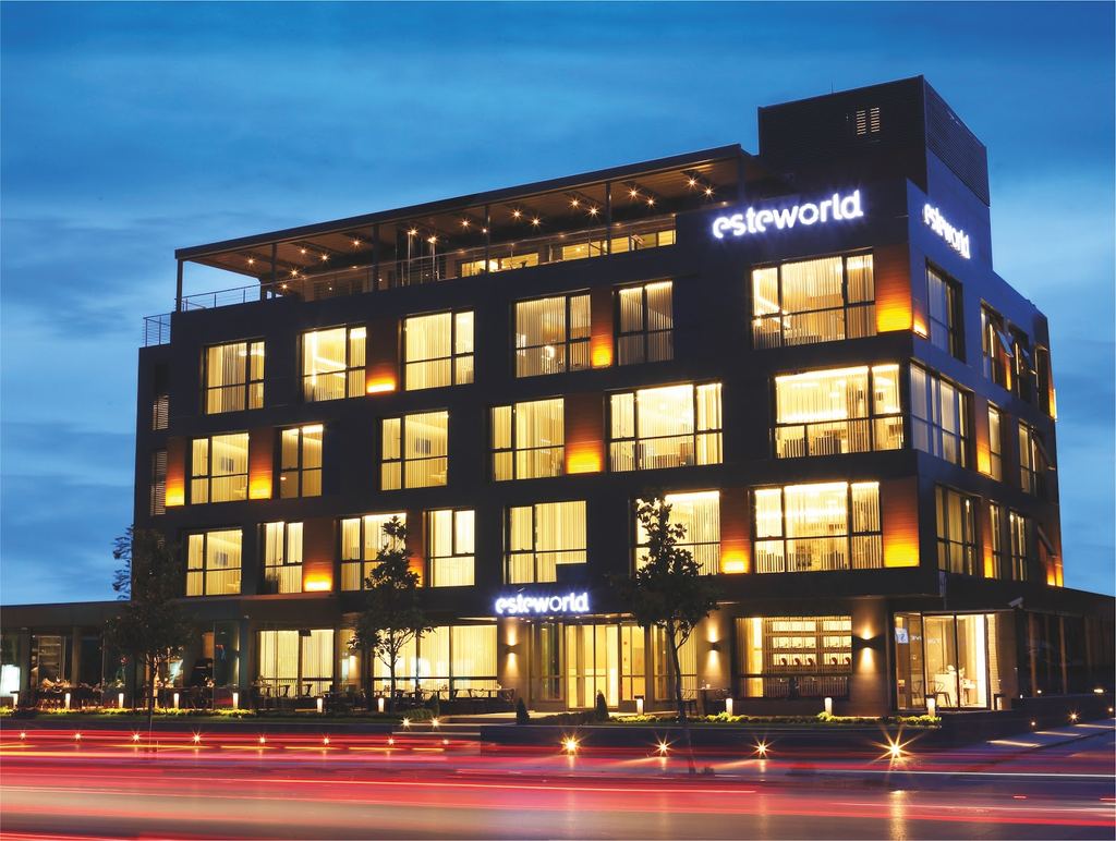 Esteworld Magyarország — Budapest, Hungary