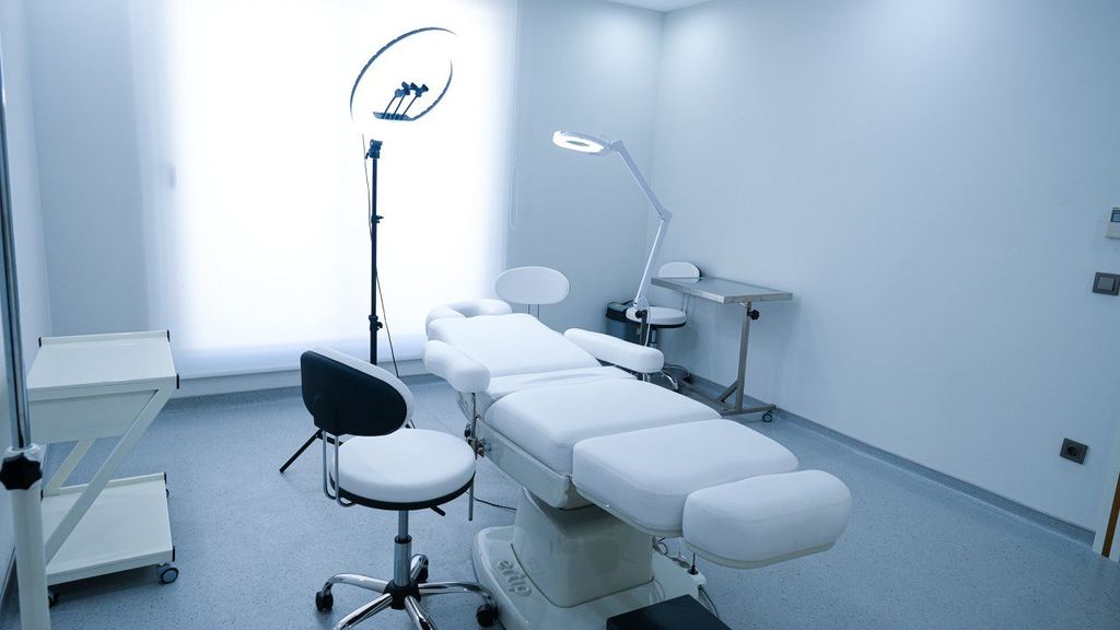 Hair Transplant in Turkiye LookMedic clinic — Antalya, Turkey